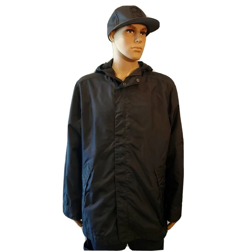Timberland Jacket Size M Black Hooded RN 36543.Fits more like an XL (See below)